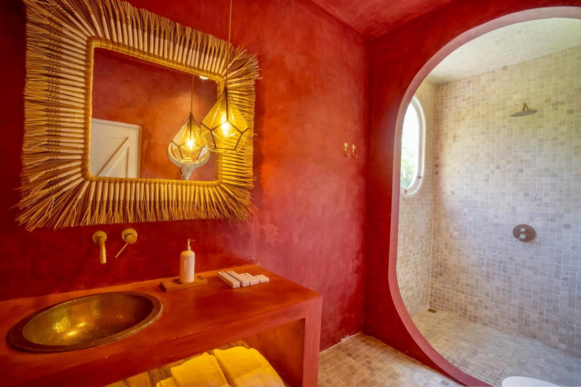 Ria Uluwatu, Tropical Chic Hotel Ngoại thất bức ảnh